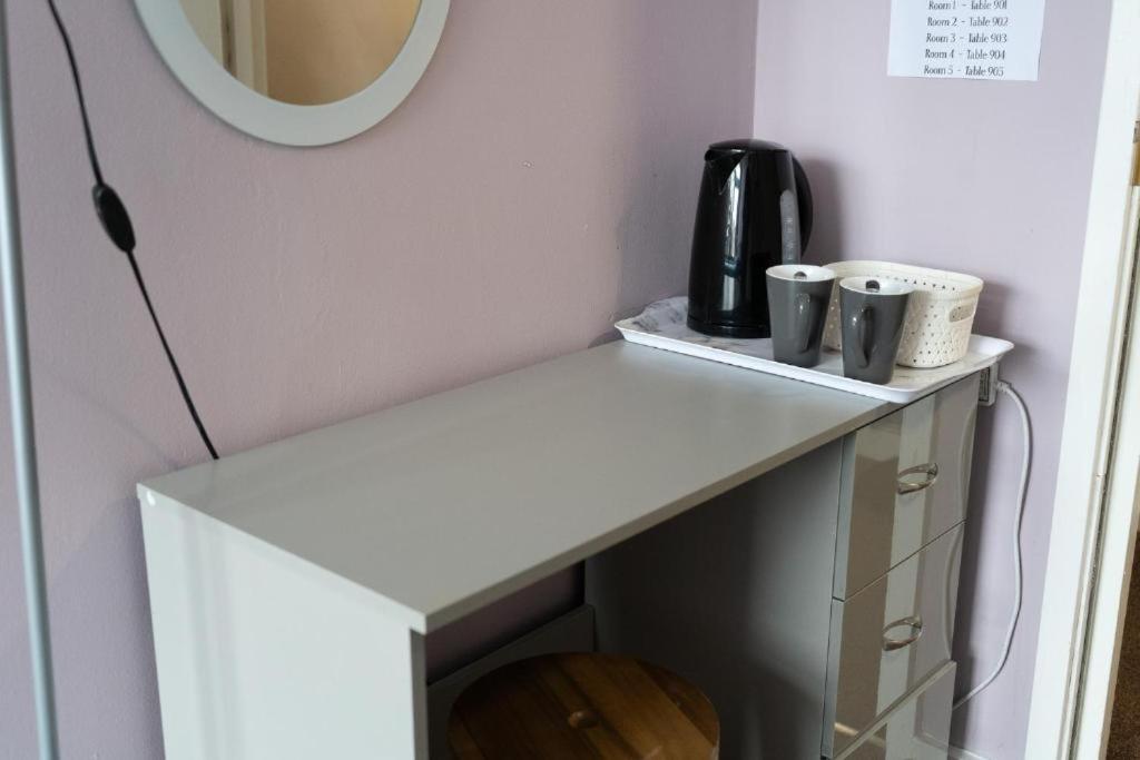 The Swan Guesthouse Lincoln Bagian luar foto